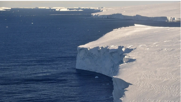 Científicos de la NASA en alerta por la pérdida acelerada de plataformas y hielos en la Antártida