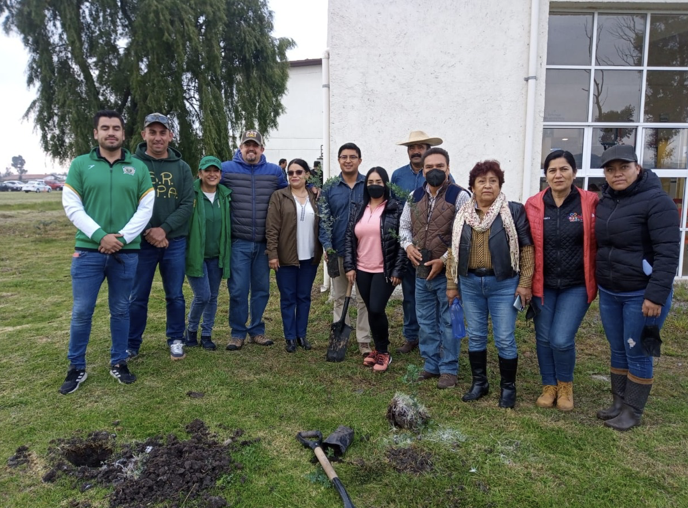 Participa plantel Isidro Fabela Alfaro de la Escuela Preparatoria de la UAEMéx en campaña de reforestación 2022